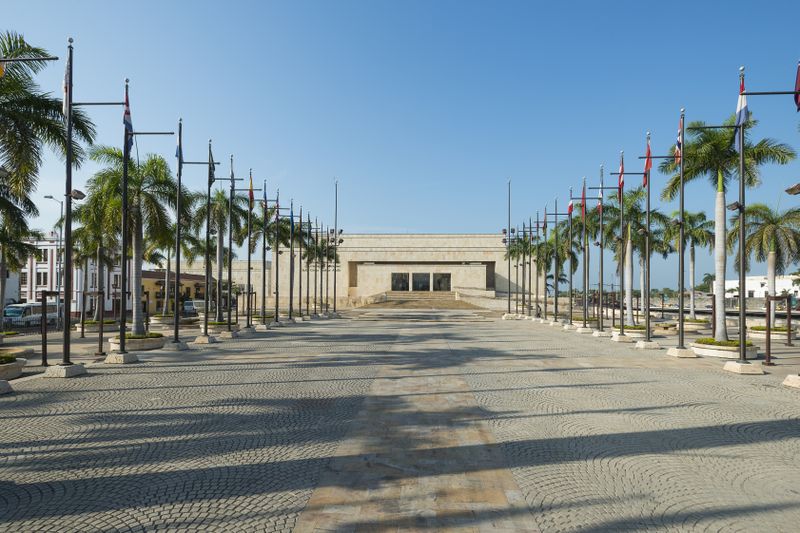 Photo View of the center's esplanade