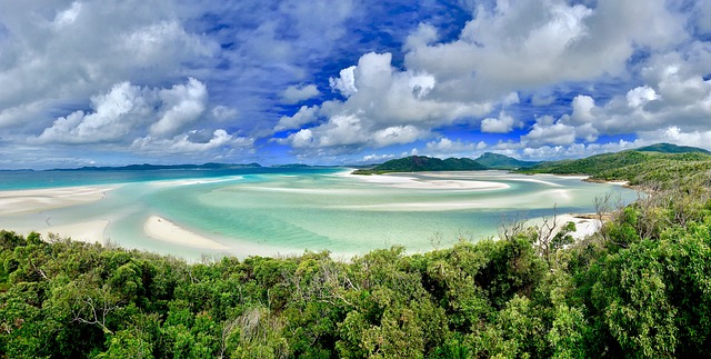 Photo Queensland has a variety of stunning beaches.